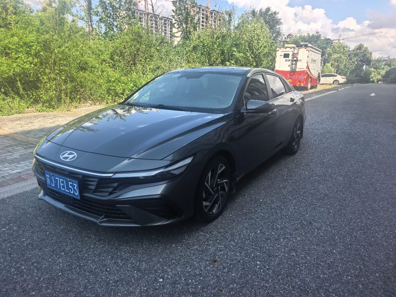 Hyundai Elantra 1.5 LUX Precious