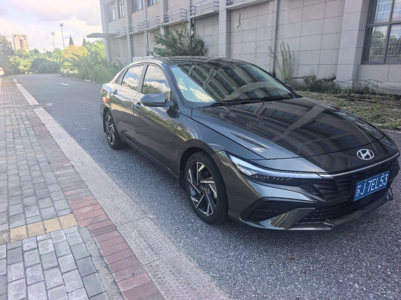 Hyundai Elantra 1.5 LUX Precious