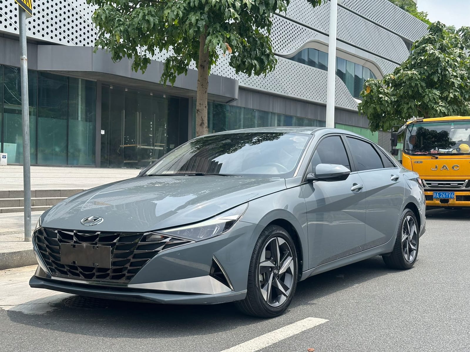 Hyundai Elantra 1.5L CVT LUX Premium Edition