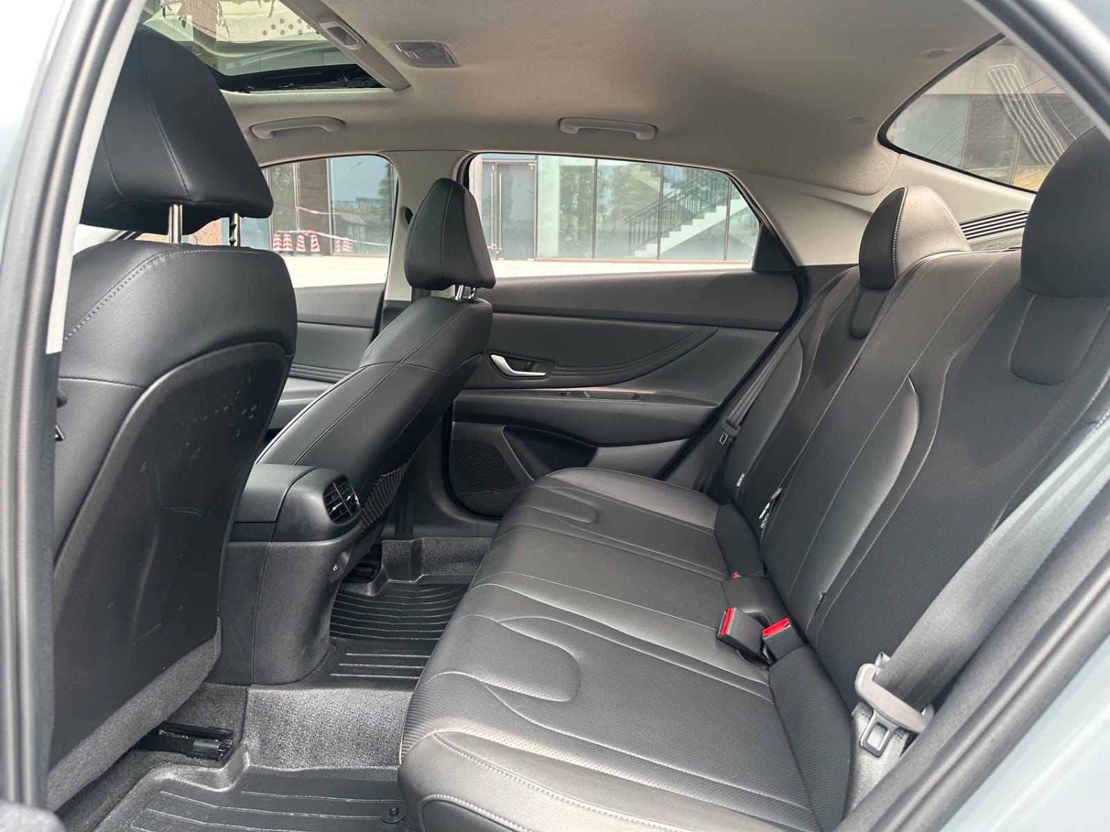 Hyundai Elantra 1.5L CVT LUX Premium Edition