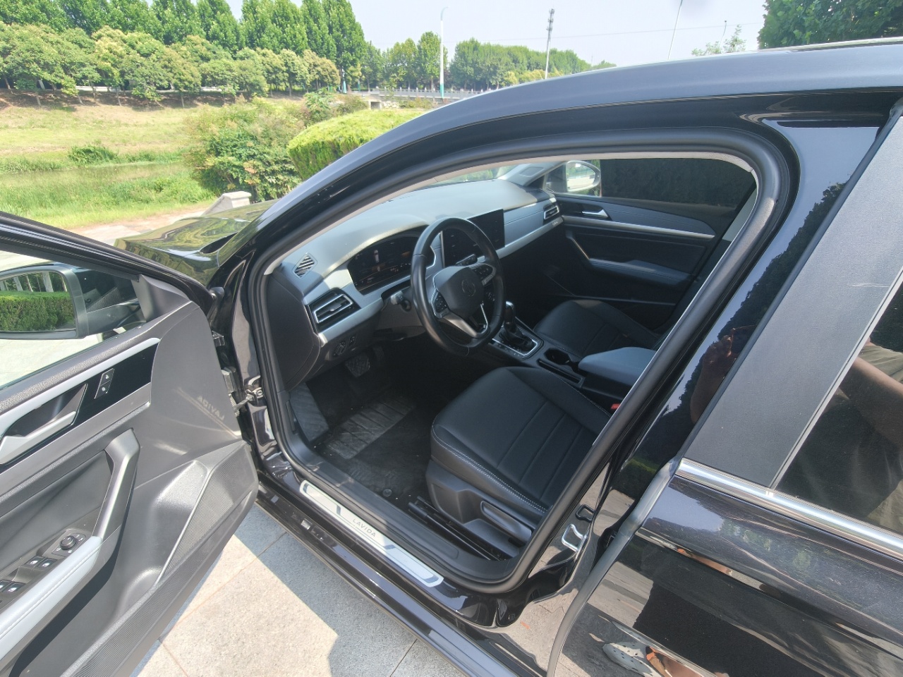 Volkswagen Lavida Fullyi Edition