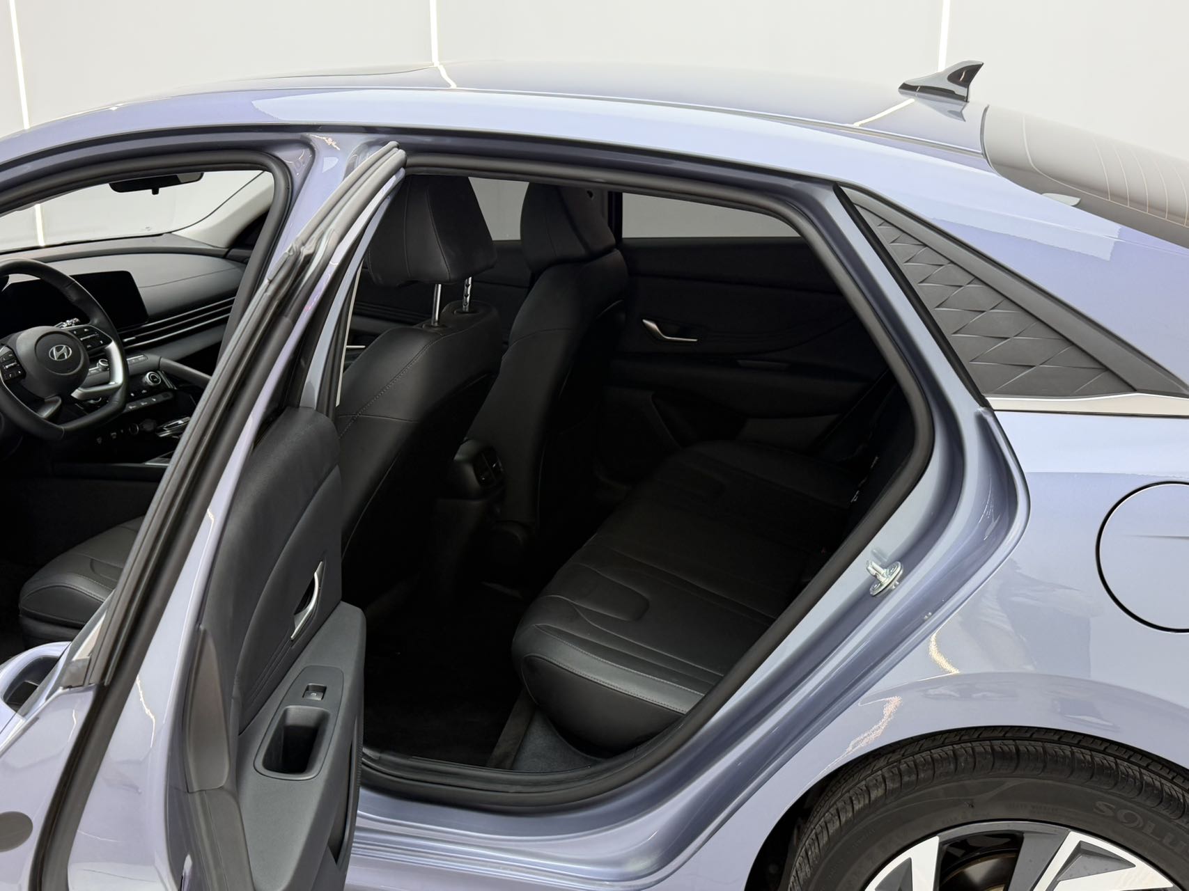 Hyundai Elantra 1.5L Precious Edition