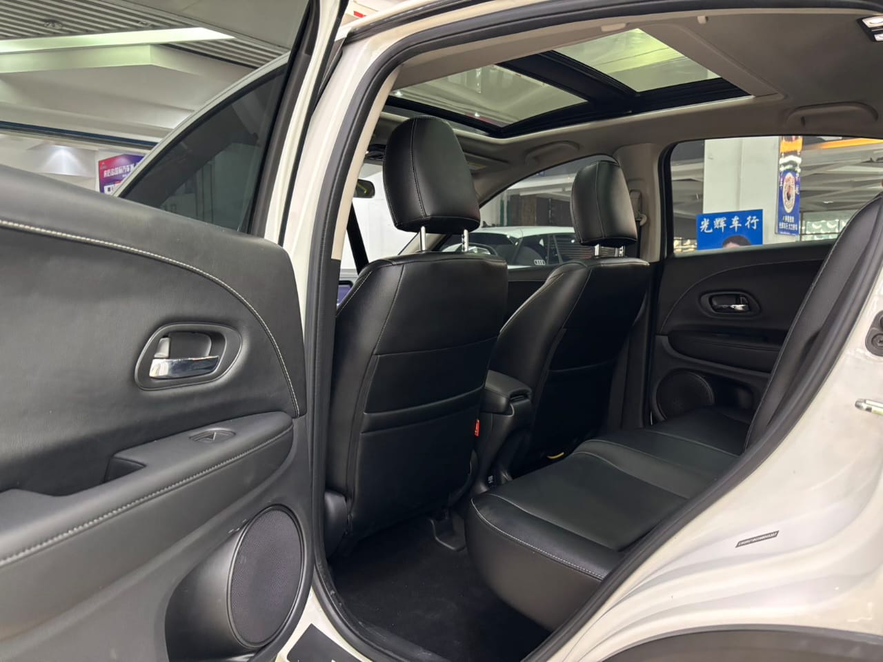 Honda Vezel 1.5L CVT Elite Edition Upgrade Pioneer Edition