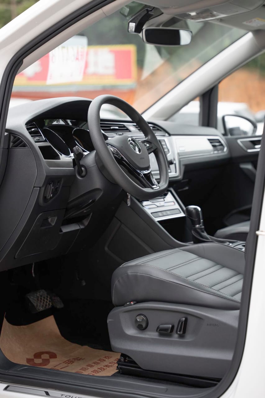 Volkswagen Touran L 2021 280TSI Comfort Edition