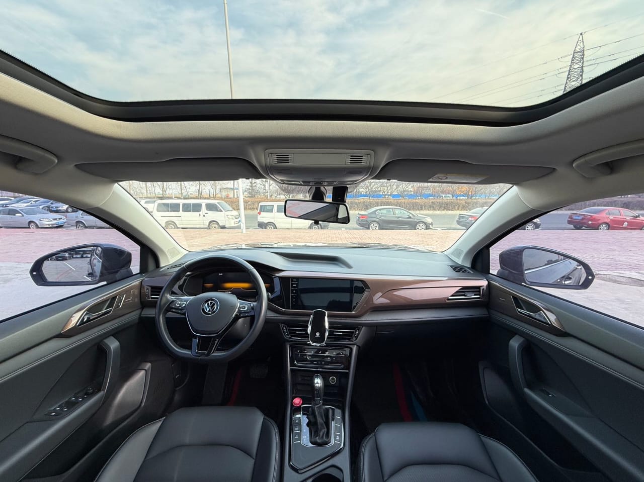 Volkswagen Tharu 2022 280 Deluxe