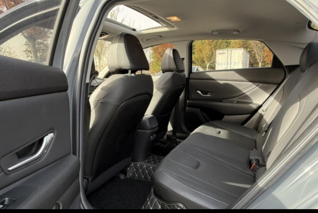 Hyundai Elantra 2021 1.5L CVT LUX Premium Edition