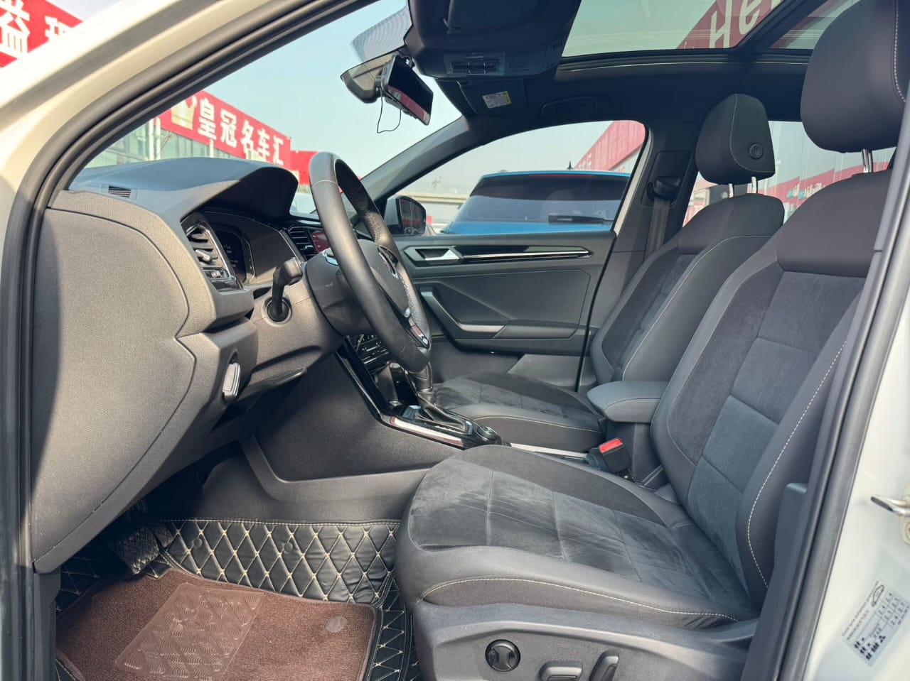 Volkswagen T-ROC 2022 280TSI DSG Quad-Drive Luxury