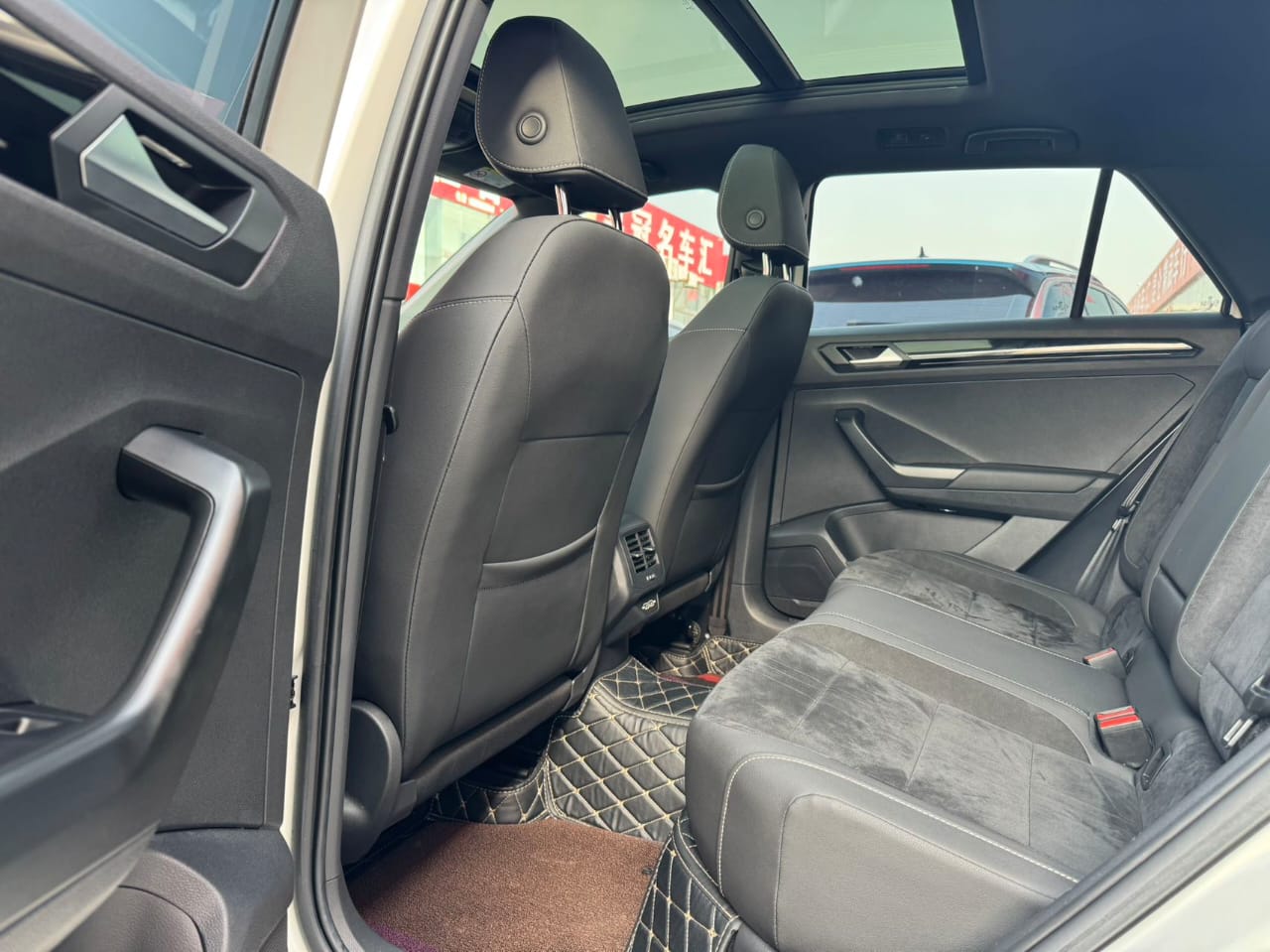 Volkswagen T-ROC 2022 280TSI DSG Quad-Drive Luxury