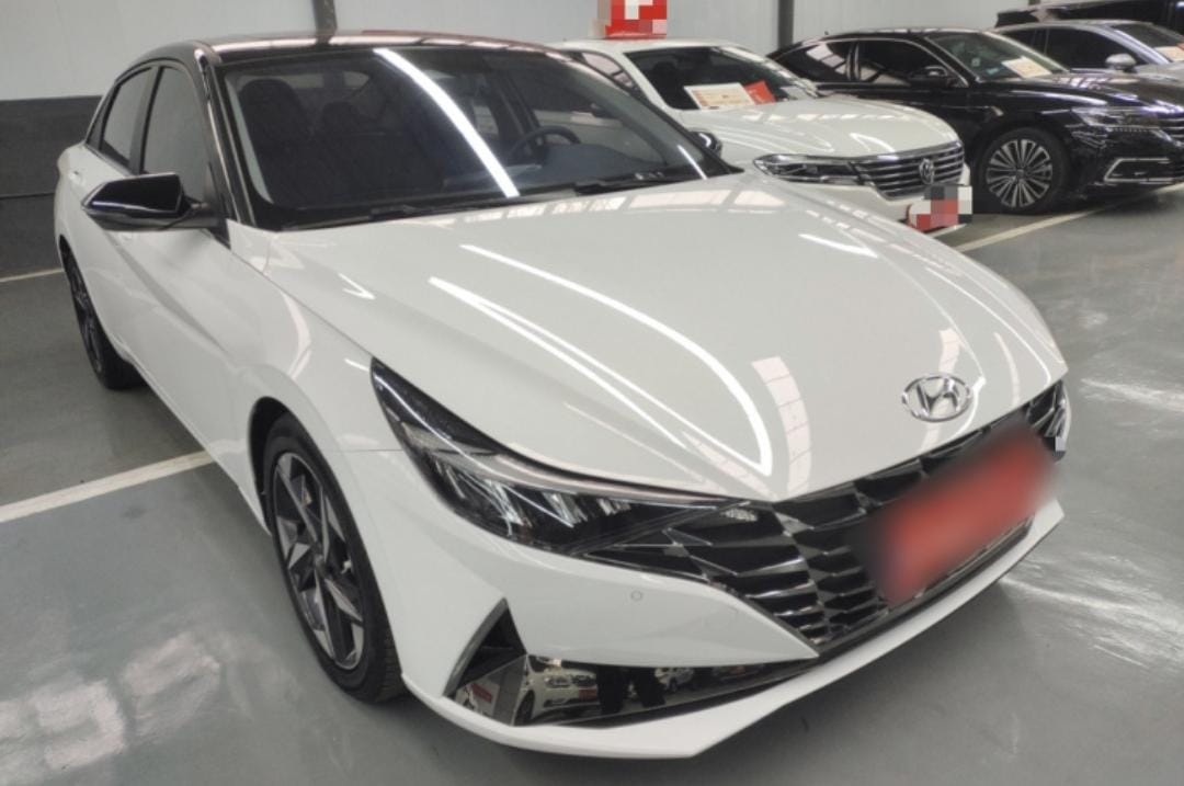 Hyundai Elantra 2023 1.5L CVT LUX Premium Edition