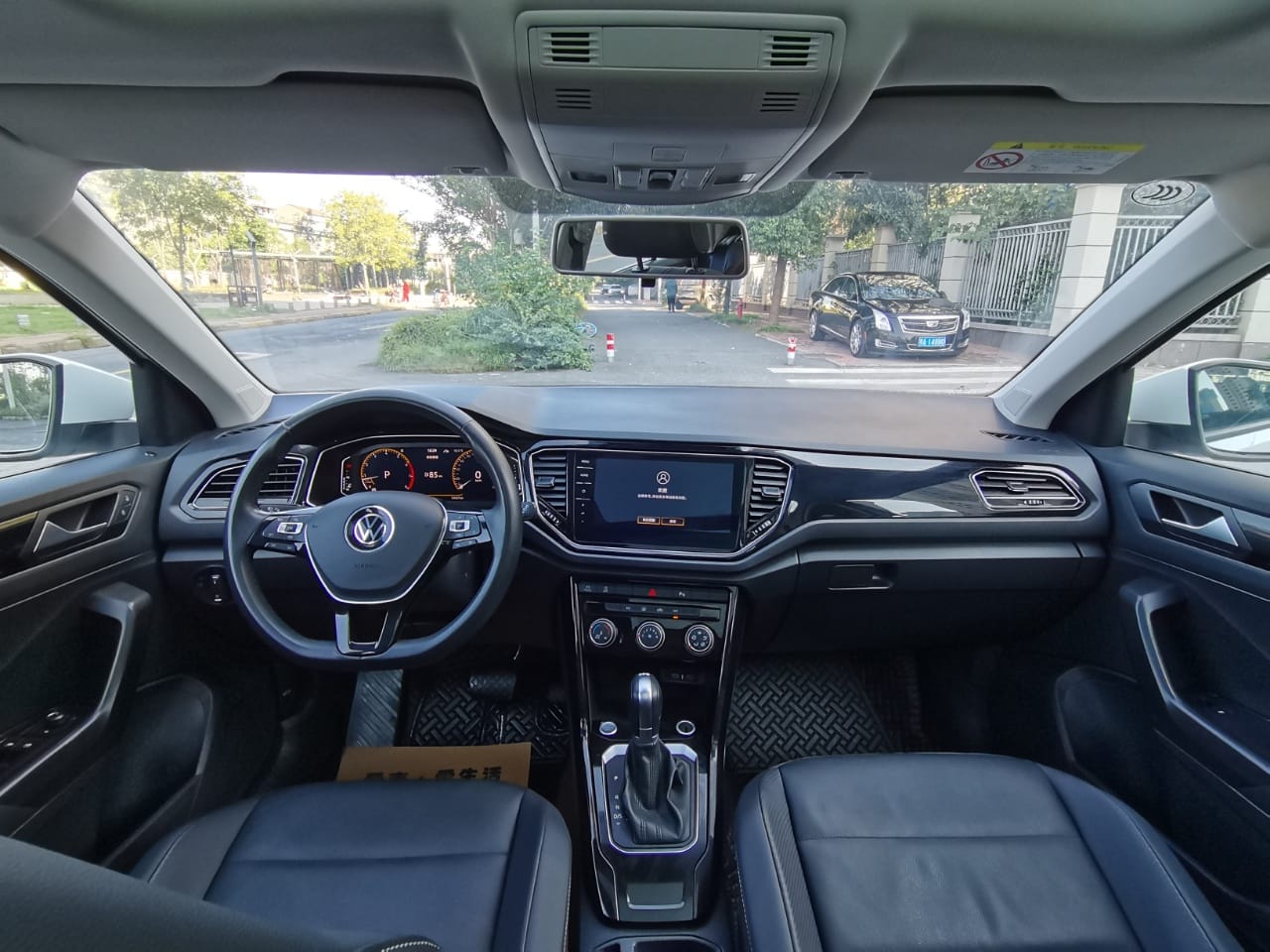 Volkswagen T-ROC Tango 2022 280TSI DSG Enjoy PLUS