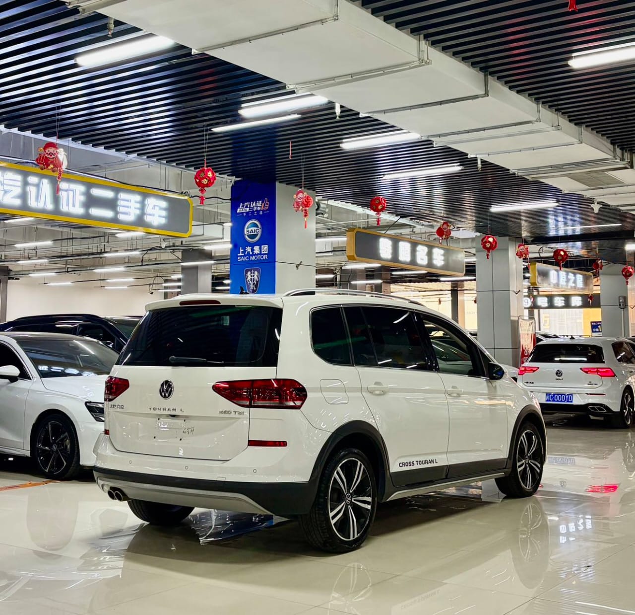 Volkswagen Touran L 280TSI DSG Extended Edition 7 мест 2021