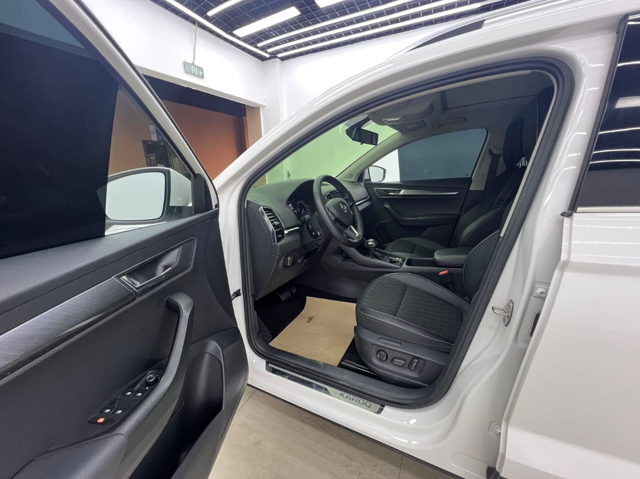 Škoda Karoq 2021 TSI280 Deluxe Edition