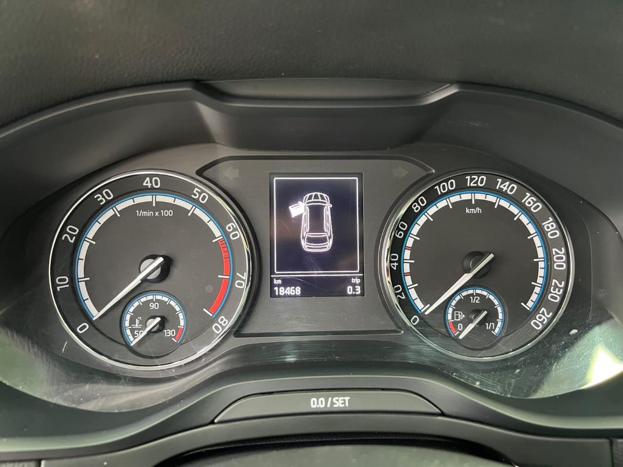 Škoda Karoq 2021 TSI280 Deluxe Edition