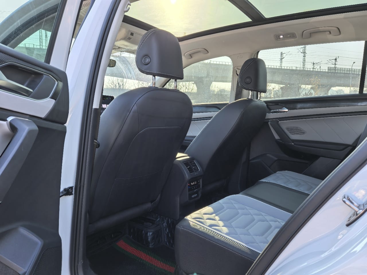 Volkswagen Tayron 2022 280TSI Deluxe PLUS Premium Edition