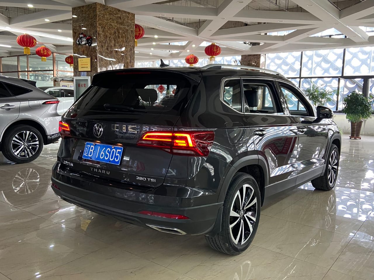 Volkswagen Tharu 2022 1.4T 280TSI Deluxe Edition