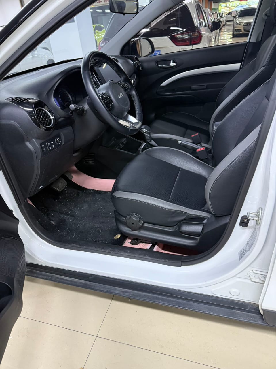 Kia KX1 2022 1.4L CVT Skylight Edition