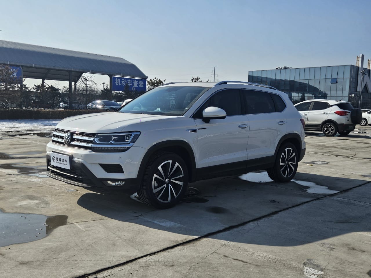 Volkswagen Tharu 280TSI Deluxe Edition