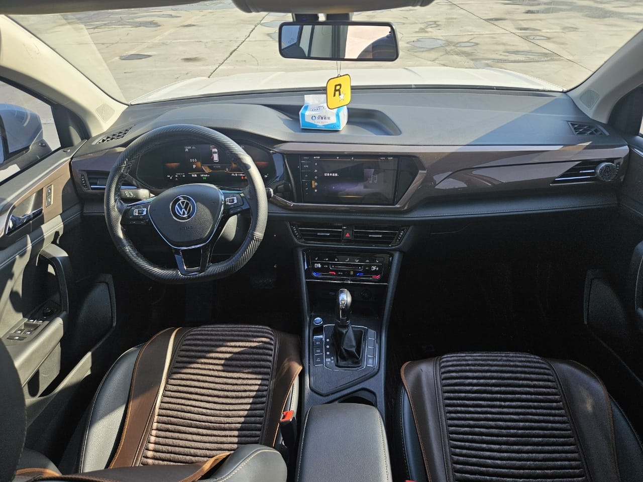 Volkswagen Tharu 280TSI Deluxe Edition